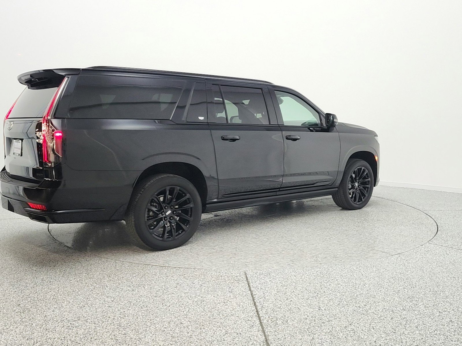 Used 2023 Cadillac Escalade ESV Sport Platinum w/ LPO, ONYX Package image 5