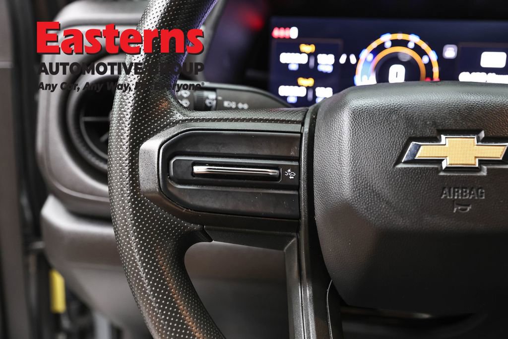 Used 2024 Chevrolet Colorado W/T RWD image 14