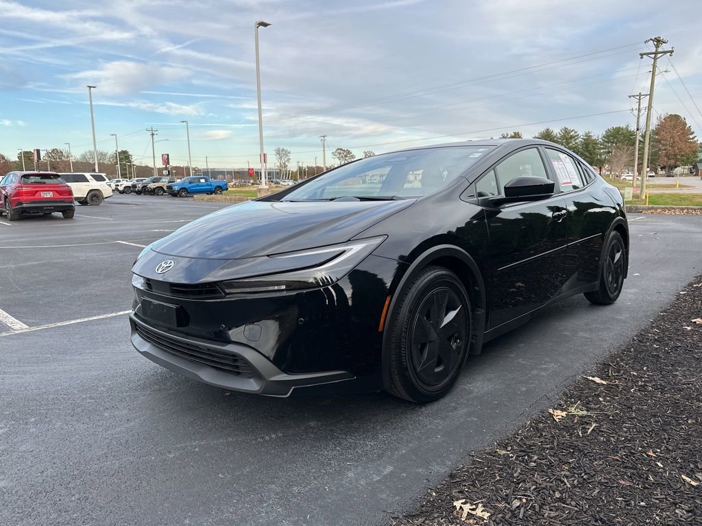 Used 2024 Toyota Prius LE image 4