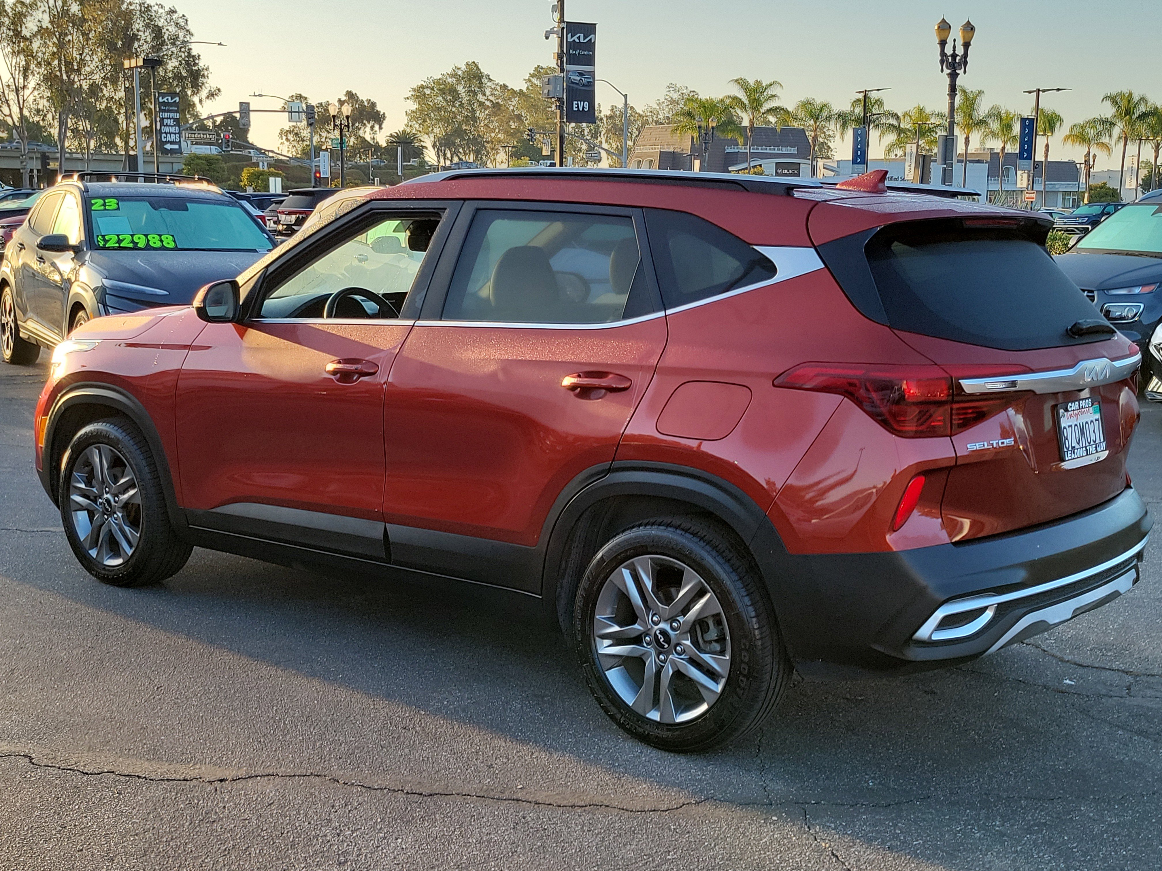 Used 2022 Kia Seltos S FWD image 26