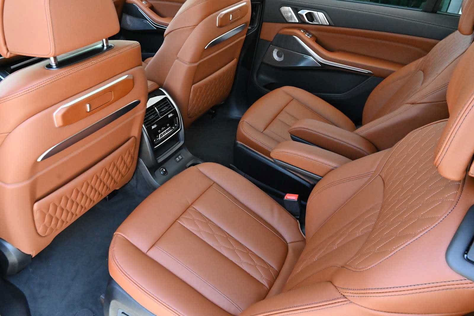 New 2026 BMW ALPINA XB7 AWD/4WD image 12