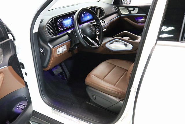 Used 2024 Mercedes-Benz GLE 450e 4MATIC w/ Driver Assistance Package image 21