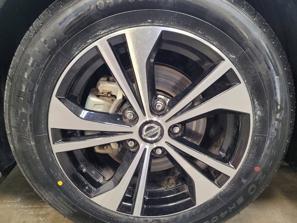 Used 2023 Nissan Sentra SV w/ All-Weather Package image 31