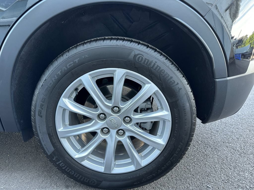 Used 2023 Cadillac XT4 Luxury w/ Cold Weather Package AWD/4WD image 19