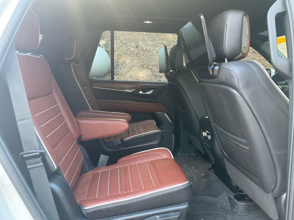 Used 2024 GMC Yukon Denali Ultimate AWD/4WD image 13