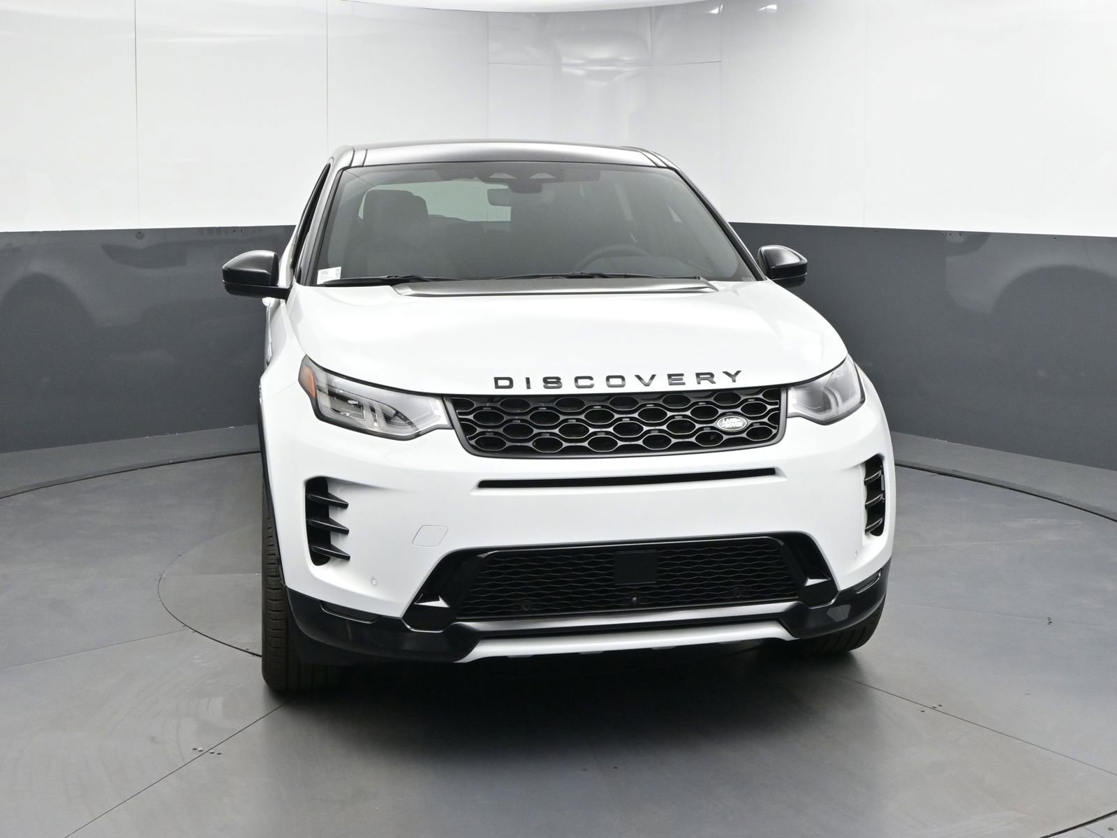 New 2025 Land Rover Discovery Sport Dynamic SE image 25