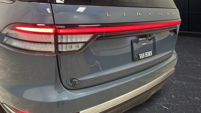 Used 2025 Lincoln Aviator Reserve AWD/4WD image 38