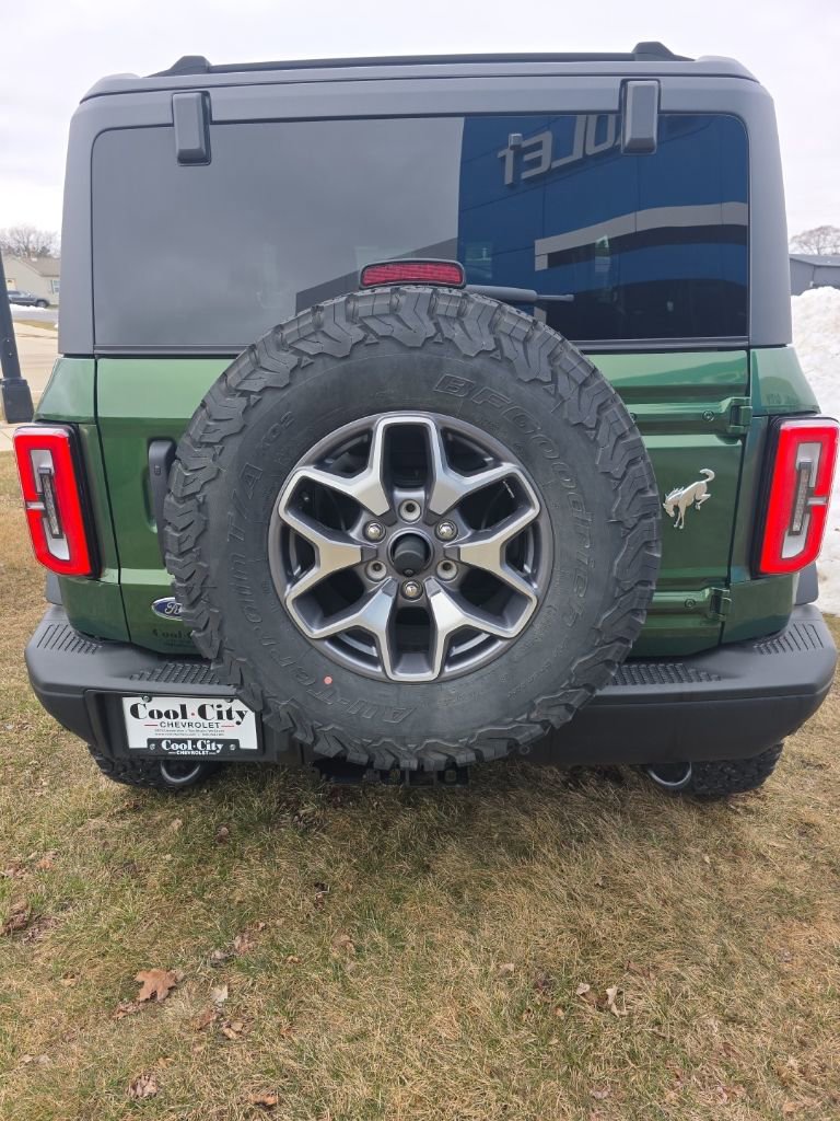 Used 2024 Ford Bronco Badlands image 9