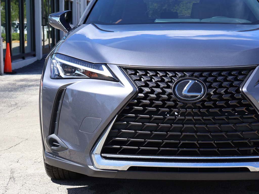Used 2019 Lexus UX 200 image 12