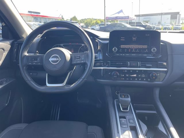 Used 2025 Nissan Pathfinder SV FWD image 24