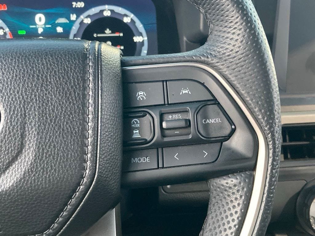 Certified 2025 Toyota Tacoma TRD Sport AWD/4WD image 16