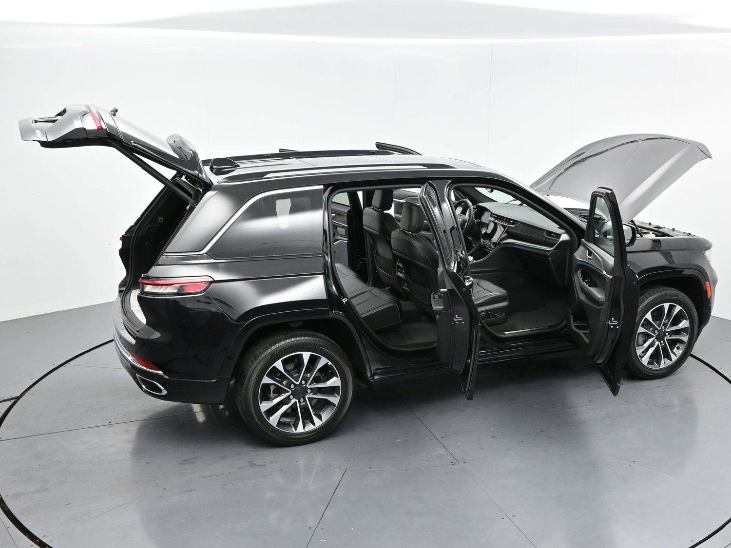 Used 2022 Jeep Grand Cherokee Overland AWD/4WD image 45