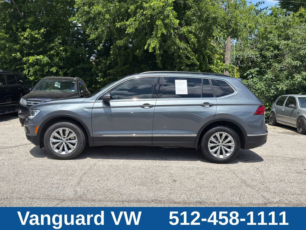 Used 2018 Volkswagen Tiguan SE w/ Panoramic Sunroof Package FWD image 3