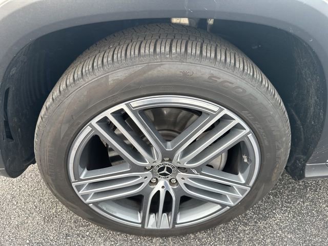 Used 2025 Mercedes-Benz GLS 450 4MATIC image 10