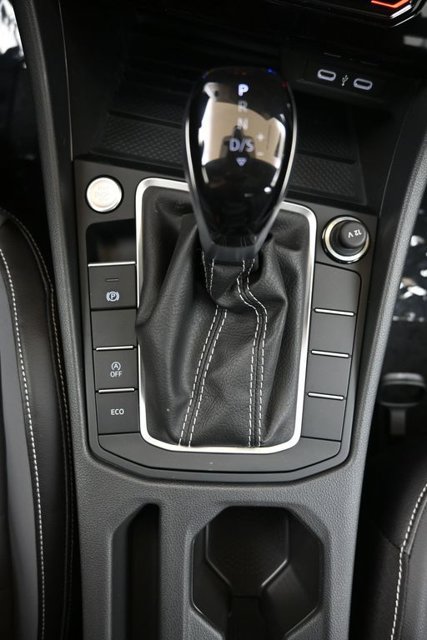 Used 2026 Volkswagen Jetta SE FWD image 33