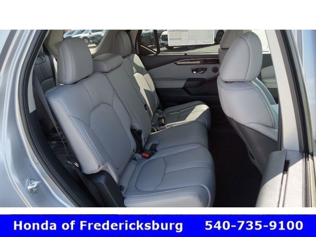 Certified 2025 Honda Pilot Touring image 30