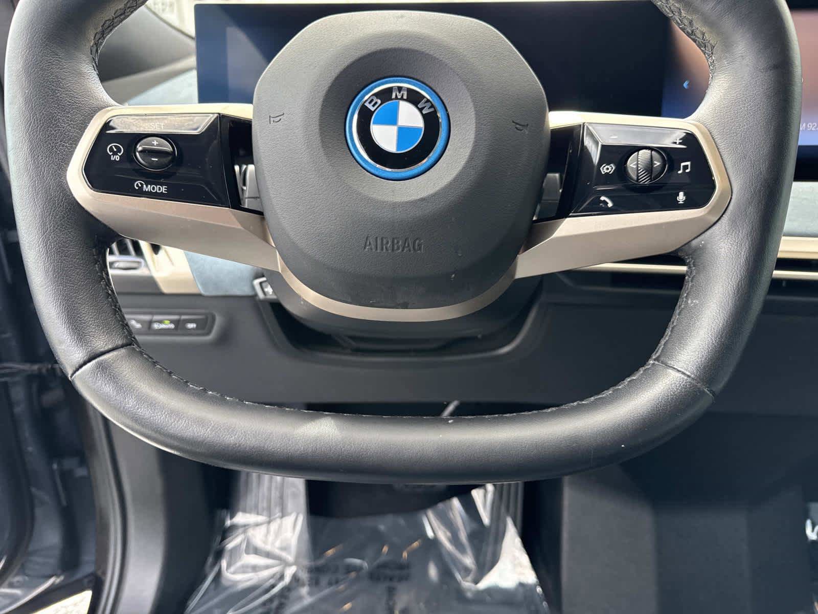 Used 2023 BMW iX xDrive50 w/ Sport Package AWD/4WD image 18