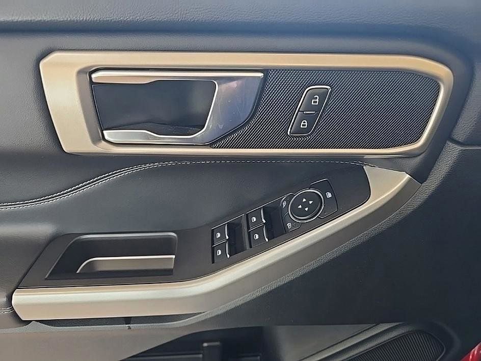 Used 2024 Ford Explorer XLT w/ Class IV Trailer Tow Package image 10