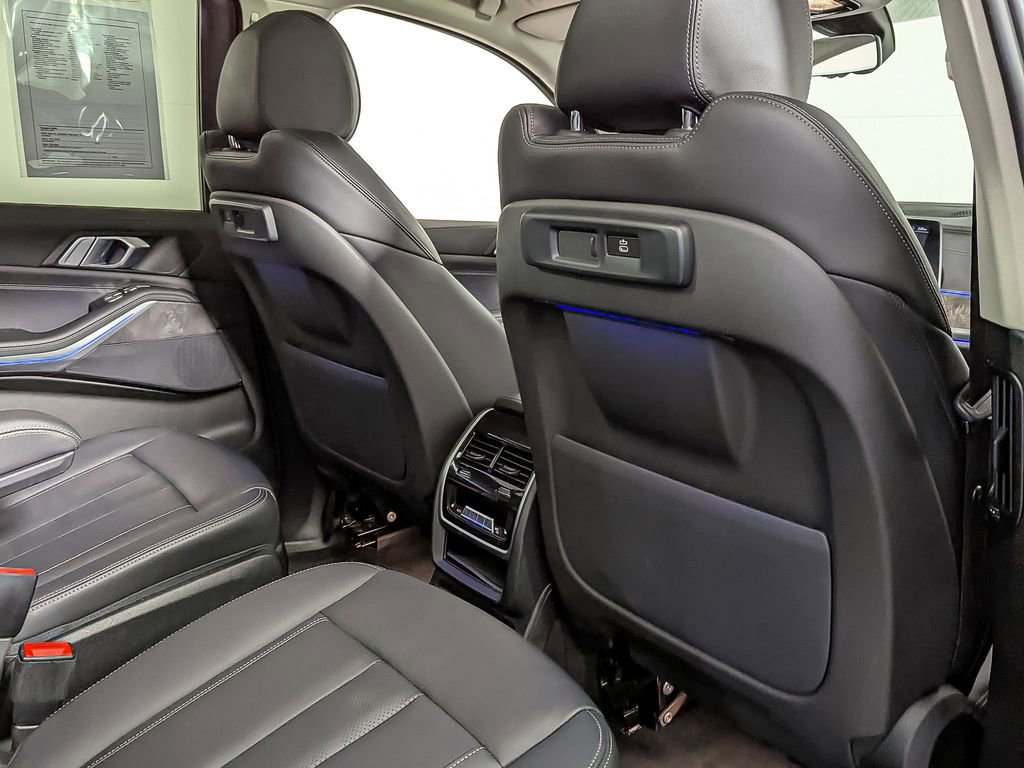 Used 2022 BMW X7 xDrive40i w/ Executive Package image 45