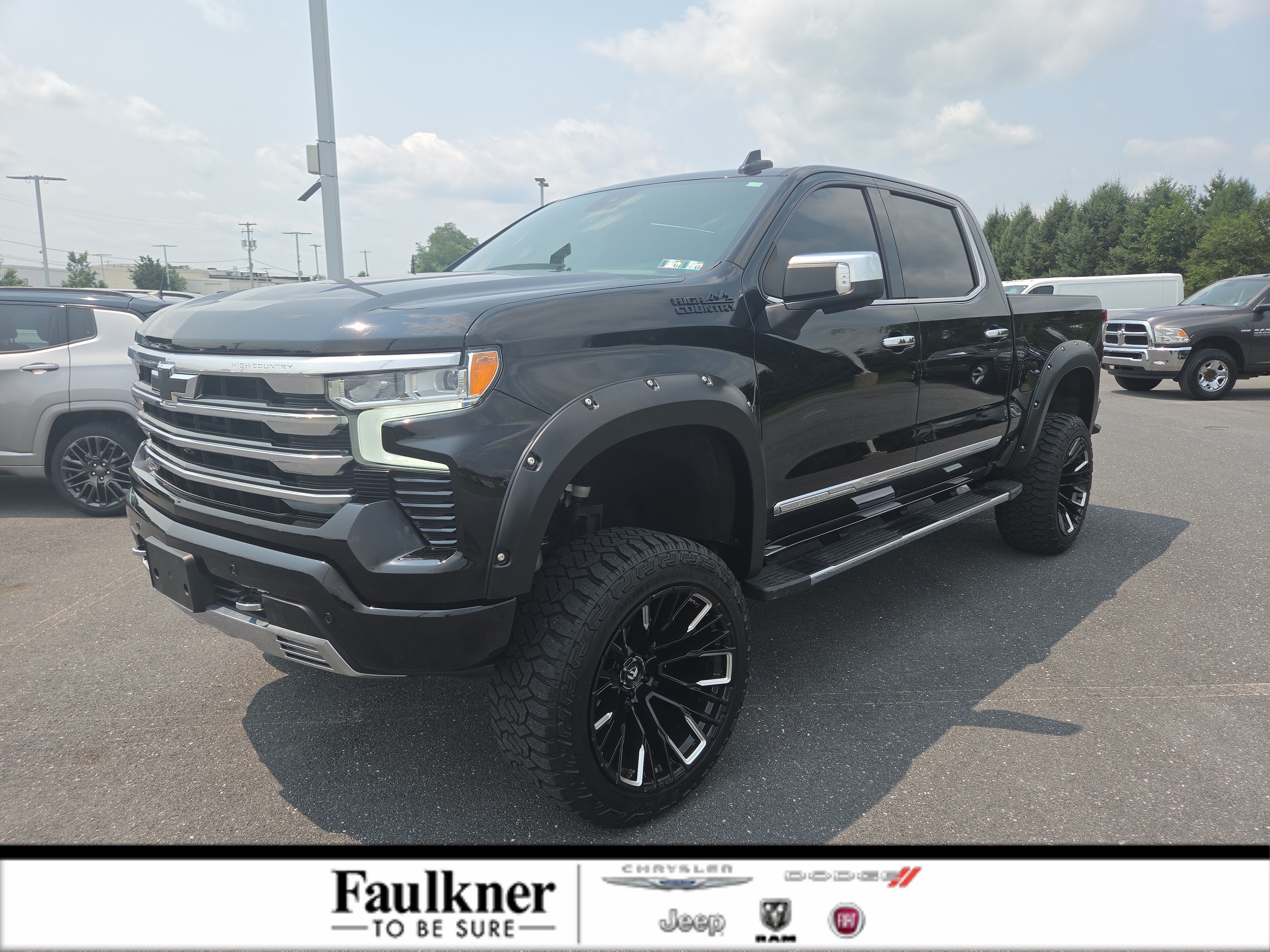 Used 2023 Chevrolet Silverado 1500 High Country w/ LPO, Dark Essentials Package AWD/4WD image 1