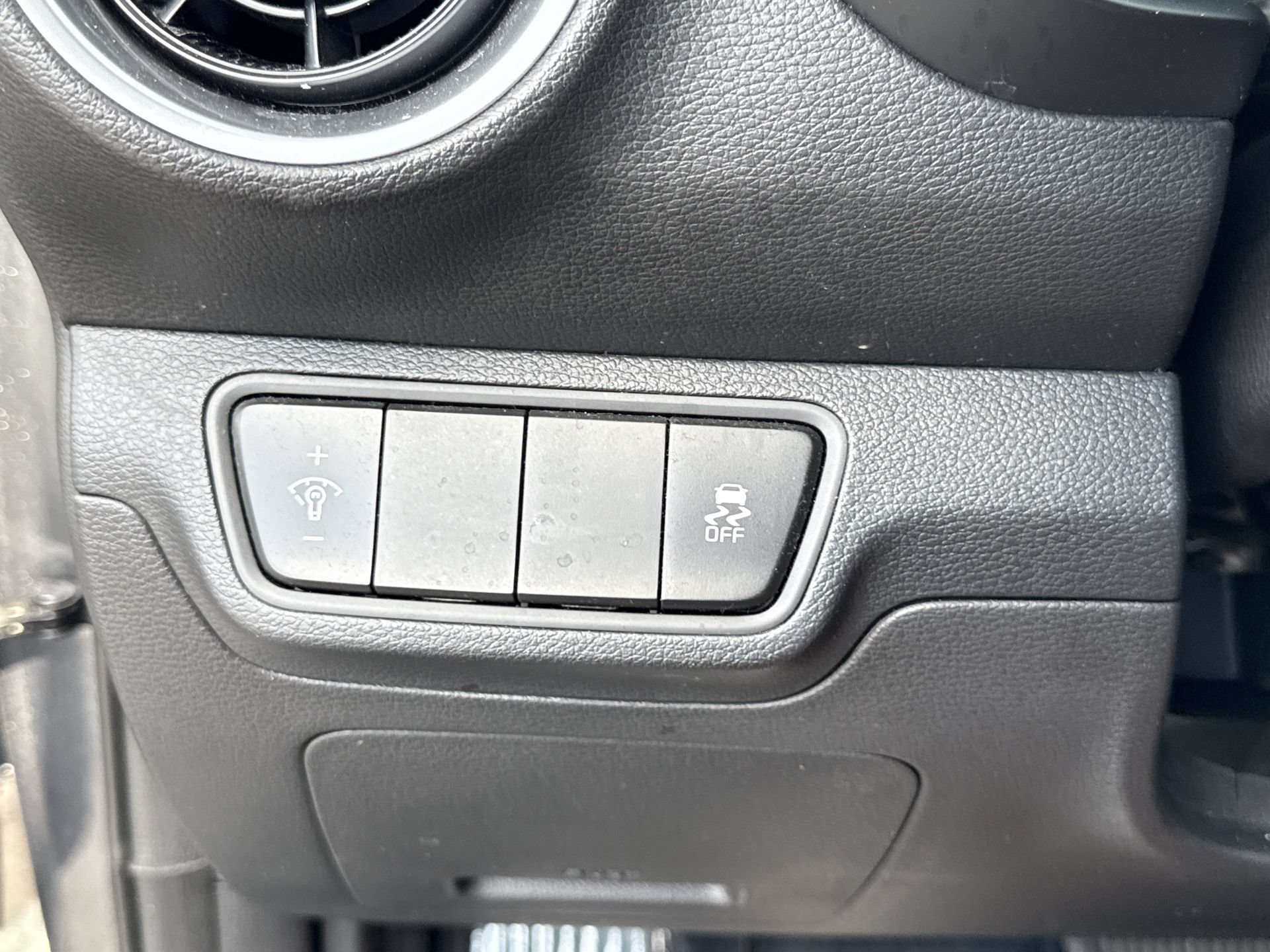 Used 2024 Kia Forte LXS FWD image 12