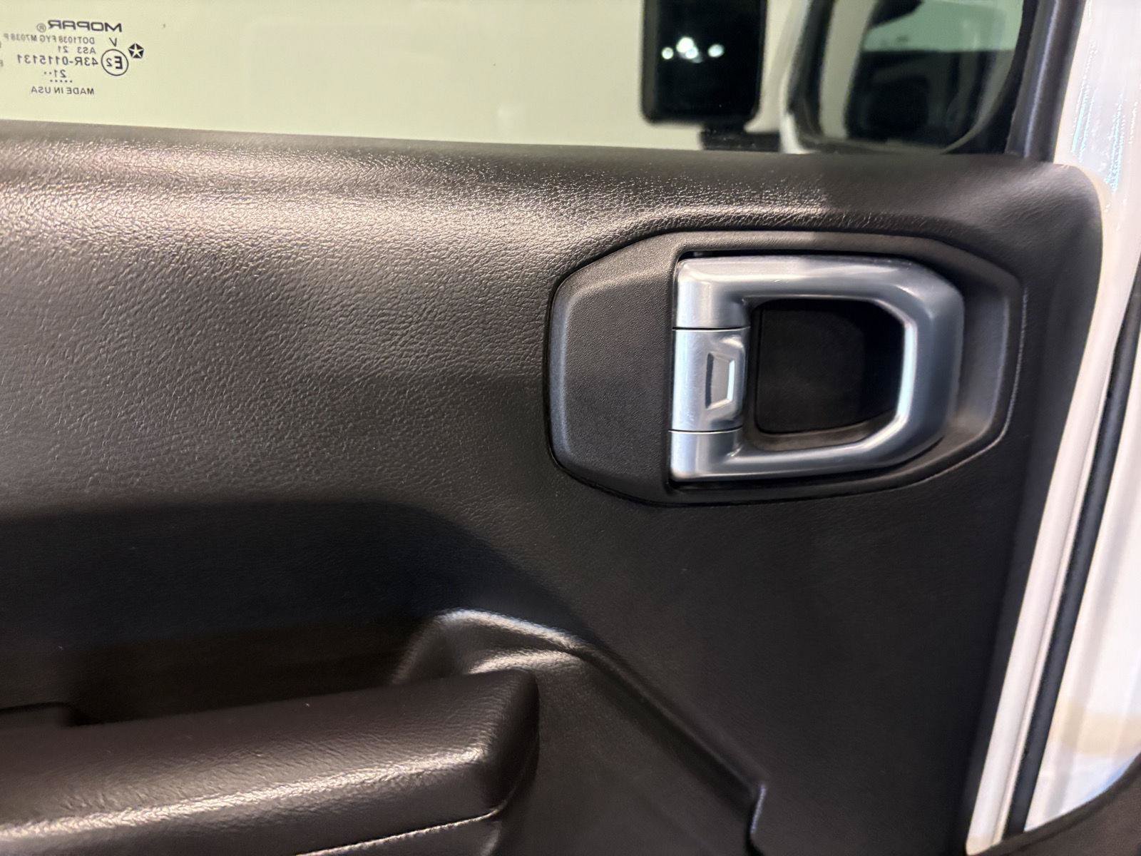 Used 2021 Jeep Gladiator Sport AWD/4WD image 32