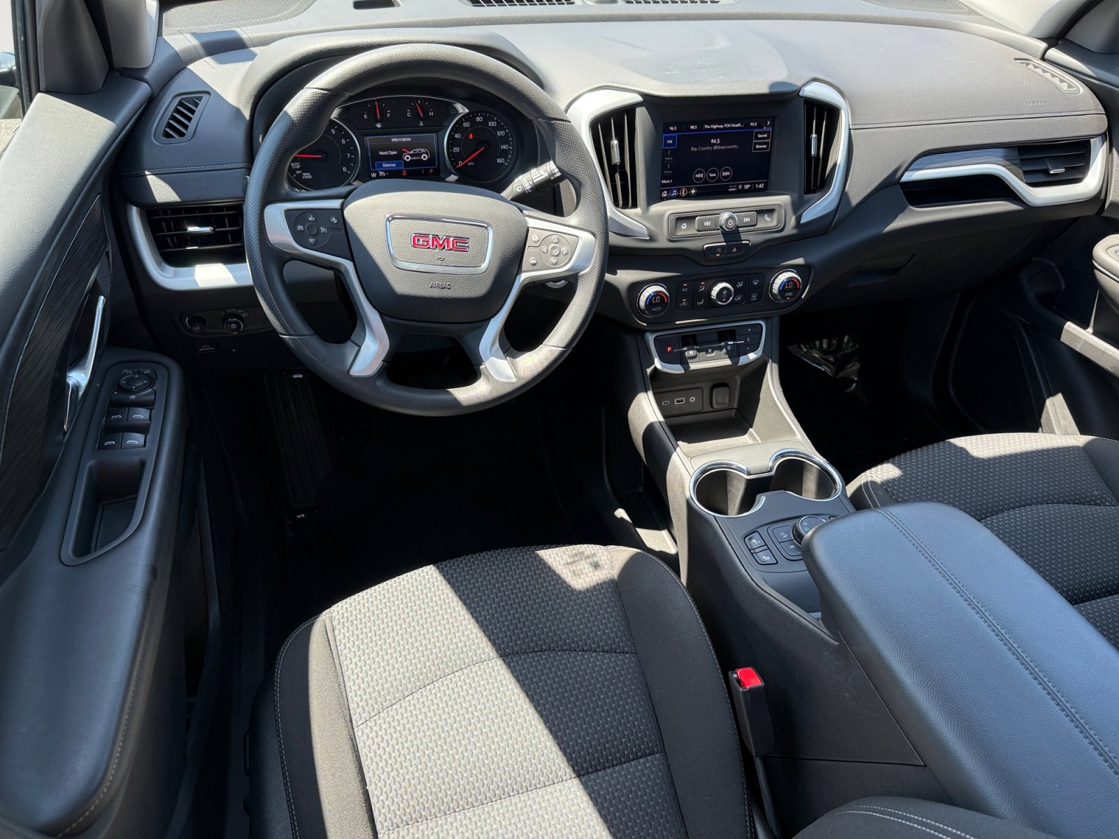 Used 2022 GMC Terrain SLE w/ Driver Convenience Package FWD image 15
