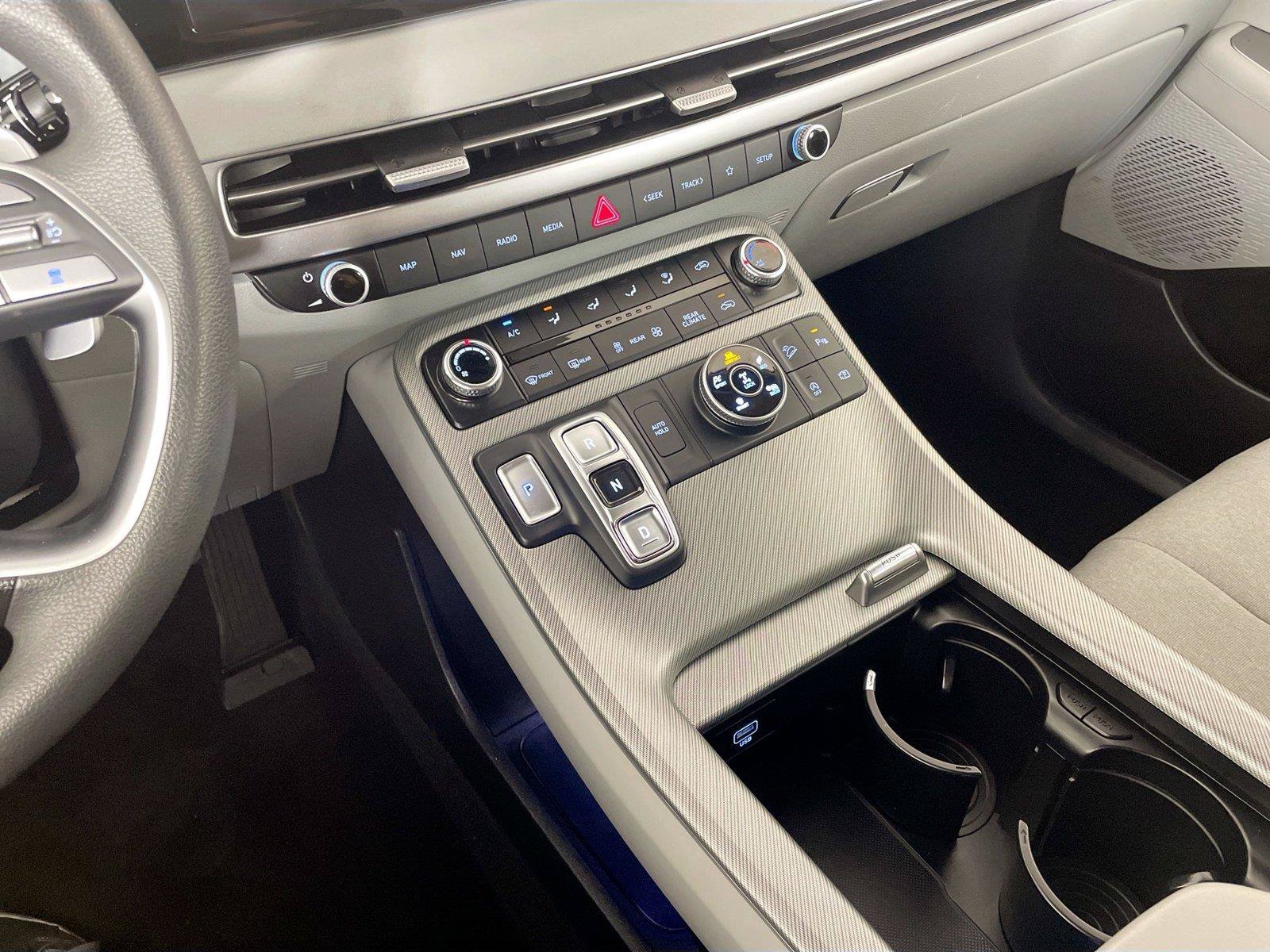 Used 2023 Hyundai Palisade SE AWD/4WD image 15