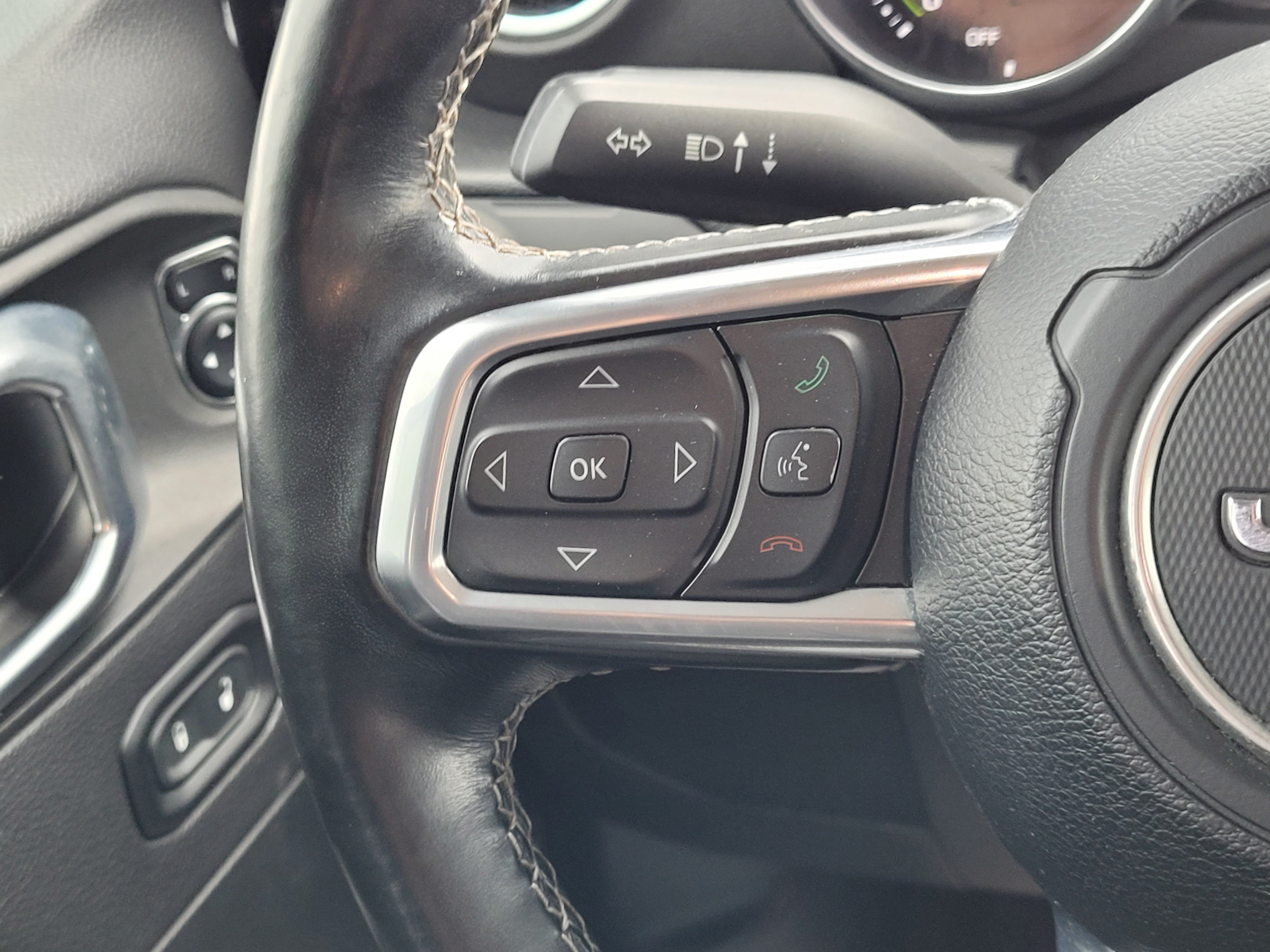 Used 2021 Jeep Wrangler Unlimited Sahara w/ Cold Weather Group AWD/4WD image 12