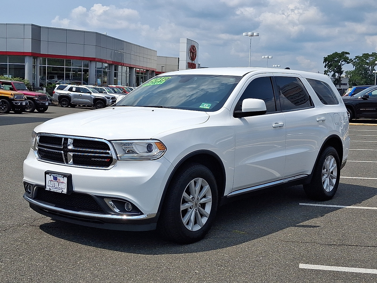 Used 2019 Dodge Durango SXT w/ 3rd Row Seating Group AWD/4WD image 3