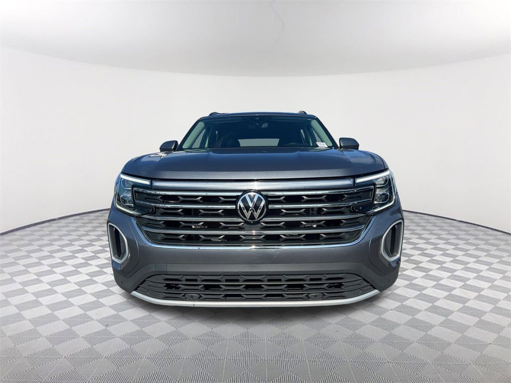 Used 2024 Volkswagen Atlas SE image 2
