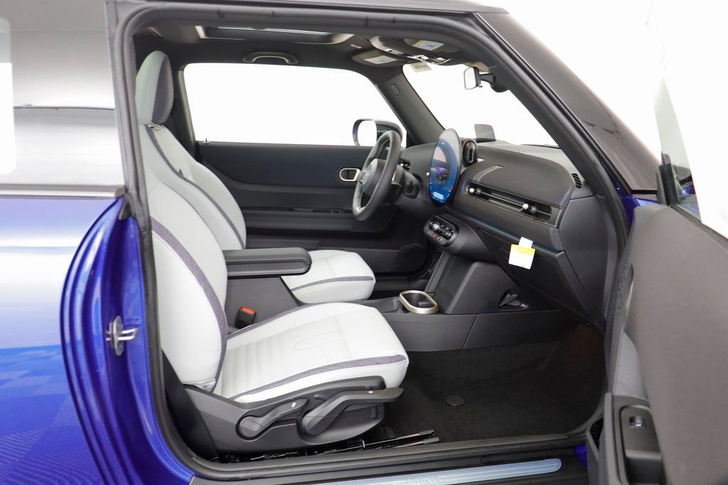 New 2026 MINI Cooper 2-Door Hardtop FWD image 18