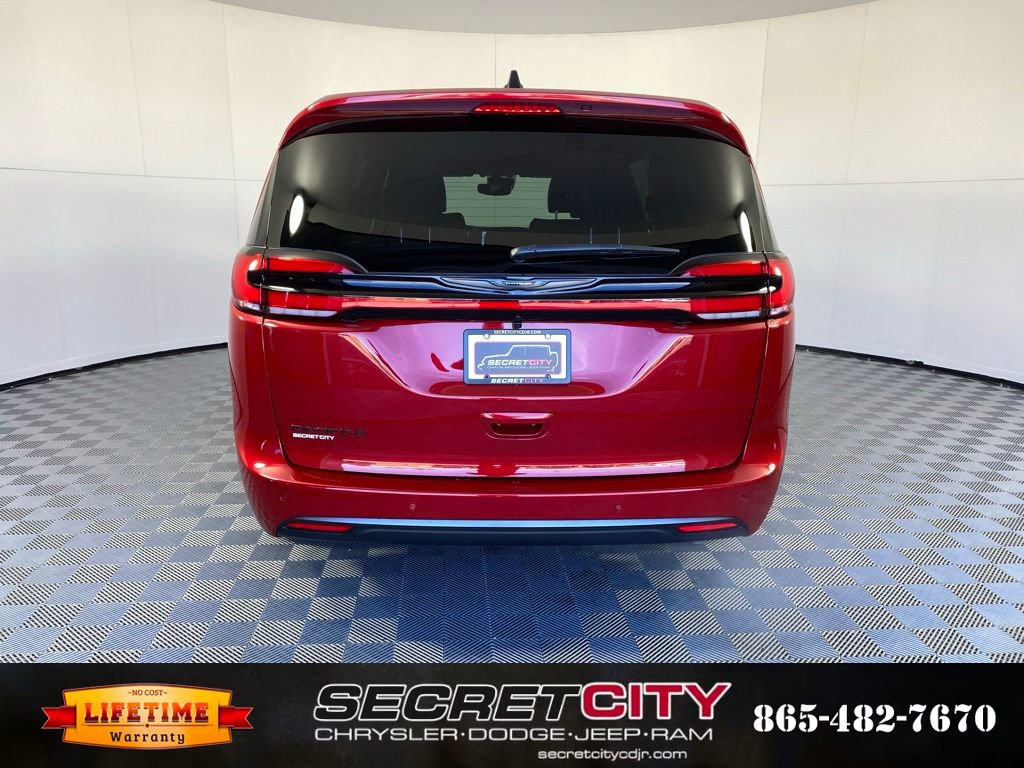 New 2026 Chrysler Pacifica Select image 6