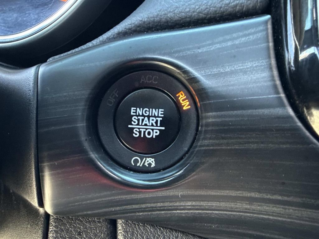 Used 2019 Jeep Grand Cherokee Altitude image 32