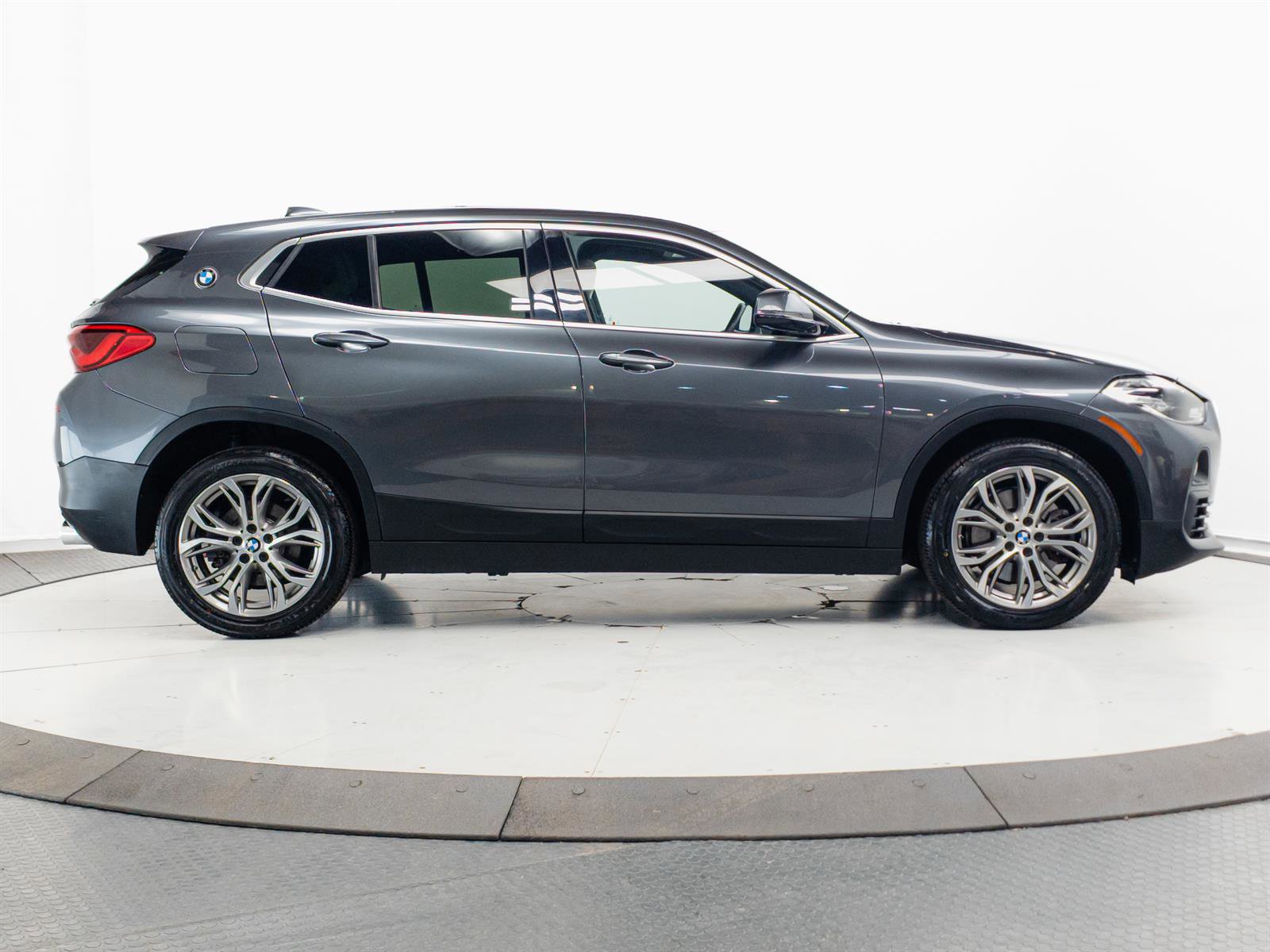 Used 2018 BMW X2 xDrive28i w/ Convenience Package AWD/4WD image 12