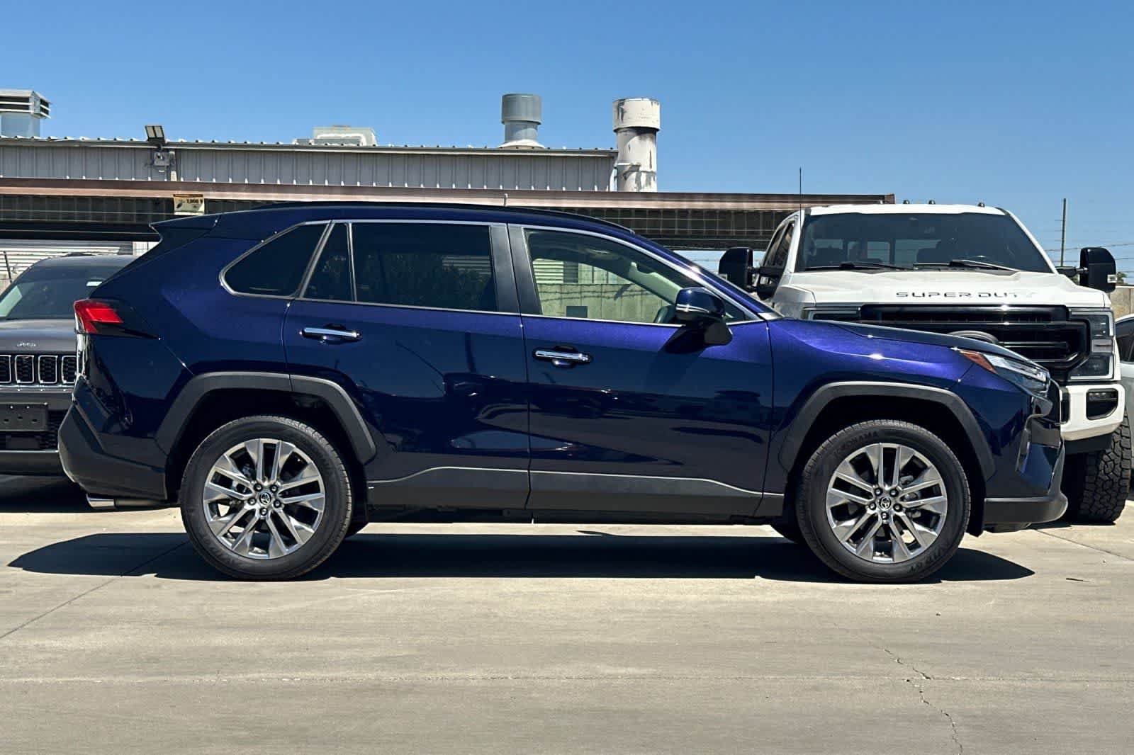 Used 2022 Toyota RAV4 Limited AWD/4WD image 9