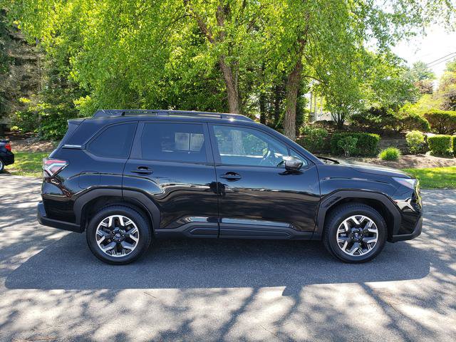 Certified 2025 Subaru Forester Premium w/ Convenience Package #1 AWD/4WD image 2
