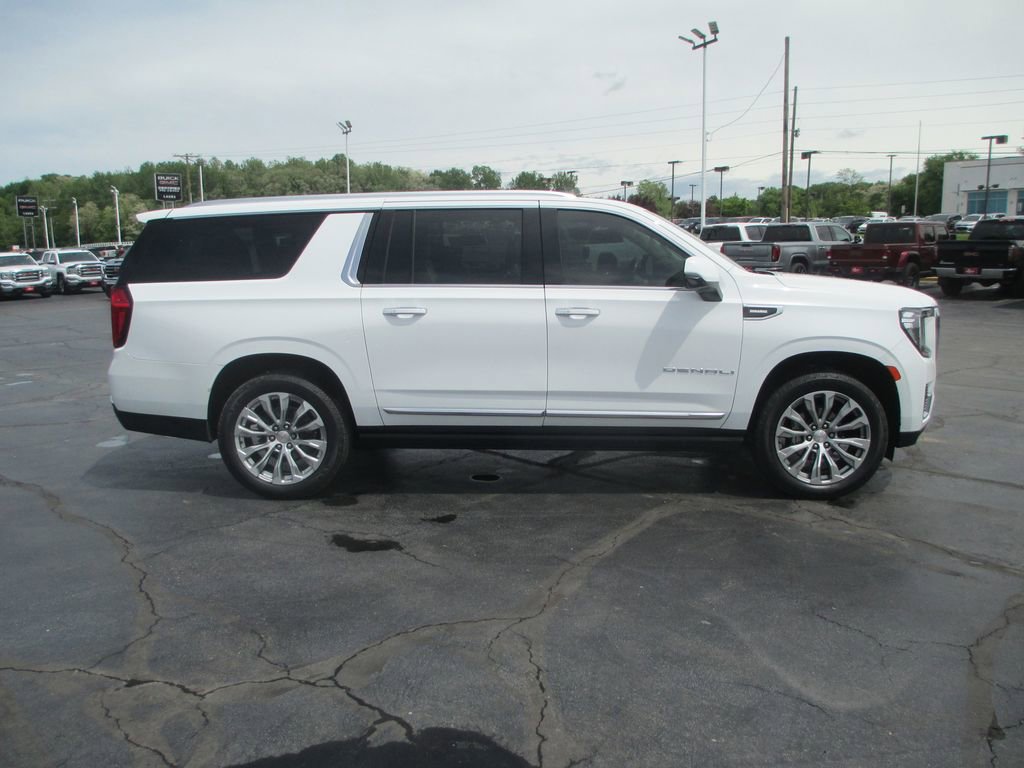 Used 2021 GMC Yukon XL Denali w/ Denali Ultimate Package AWD/4WD image 5