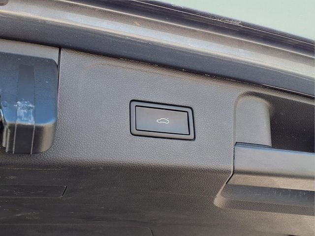 Used 2024 Volkswagen Atlas SE image 25