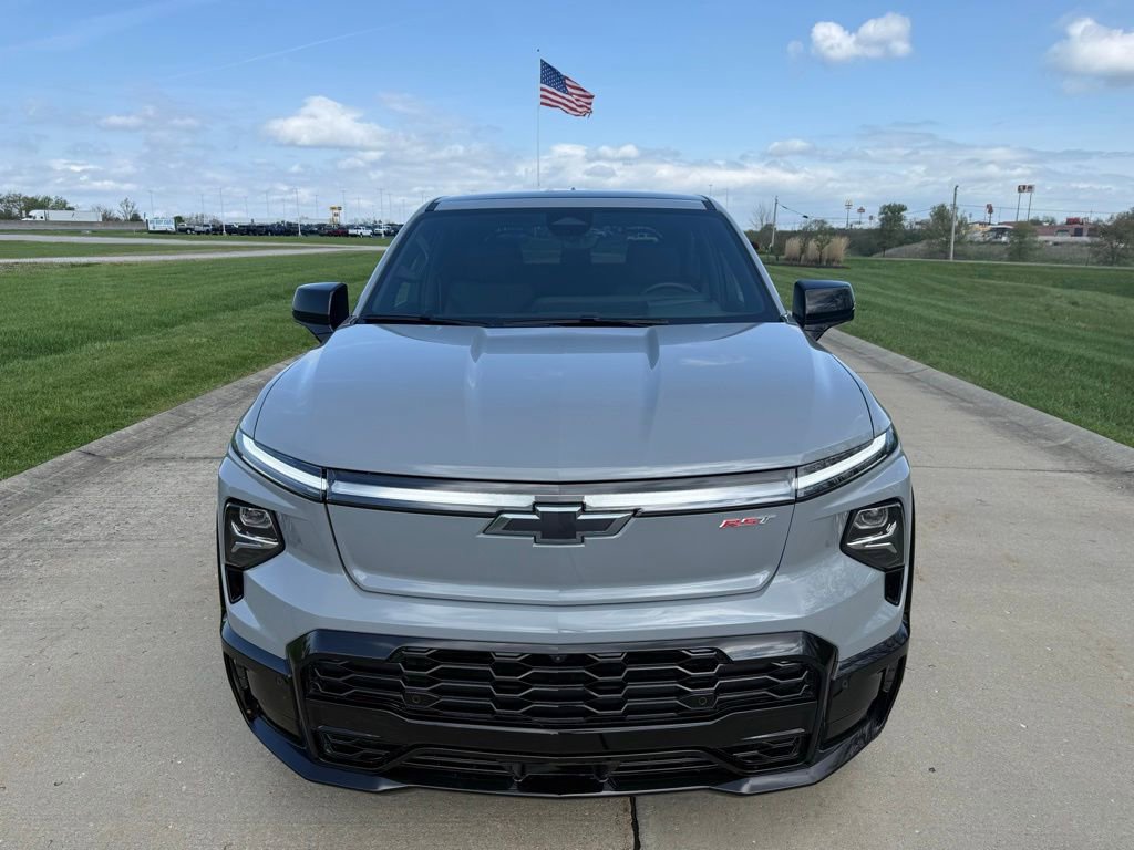 Used 2025 Chevrolet Silverado EV RST image 11