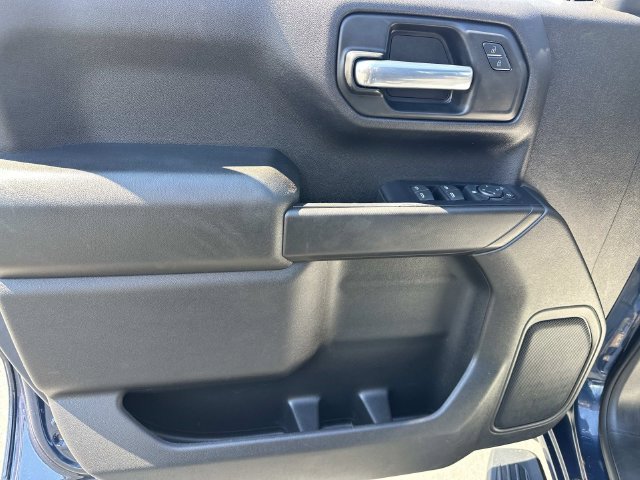 Certified 2020 Chevrolet Silverado 1500 Custom w/ Custom Value Package AWD/4WD image 17
