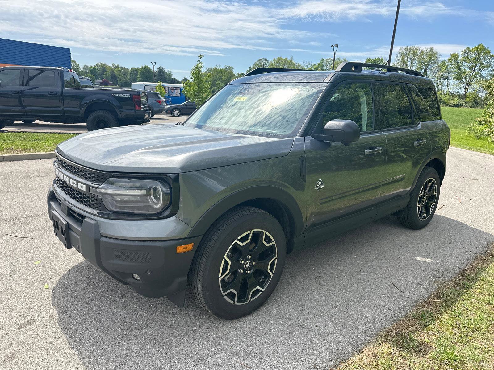 Used 2025 Ford Bronco Sport Outer Banks w/ Outer Banks Tech Package+ AWD/4WD image 3