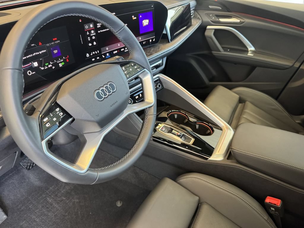Used 2025 Audi Q5 Premium Plus w/ Premium Plus AWD/4WD image 11
