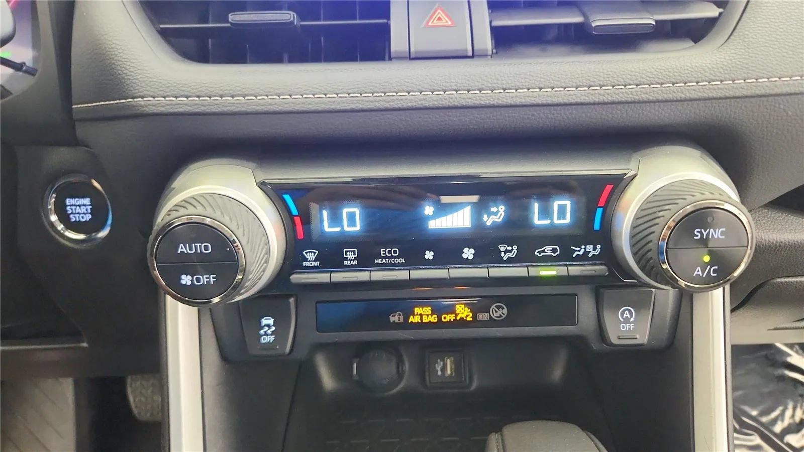 Used 2024 Toyota RAV4 XLE FWD image 26