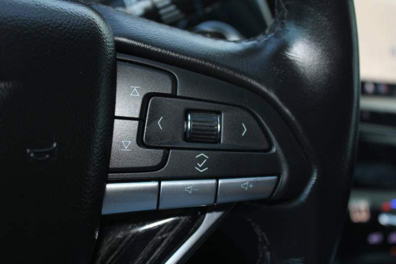 Used 2024 Cadillac XT6 Premium Luxury FWD image 31