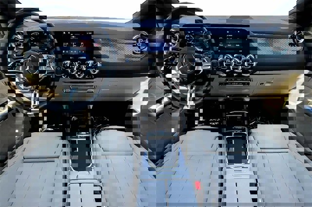 Certified 2025 Mercedes-Benz GLA 250 4MATIC image 11