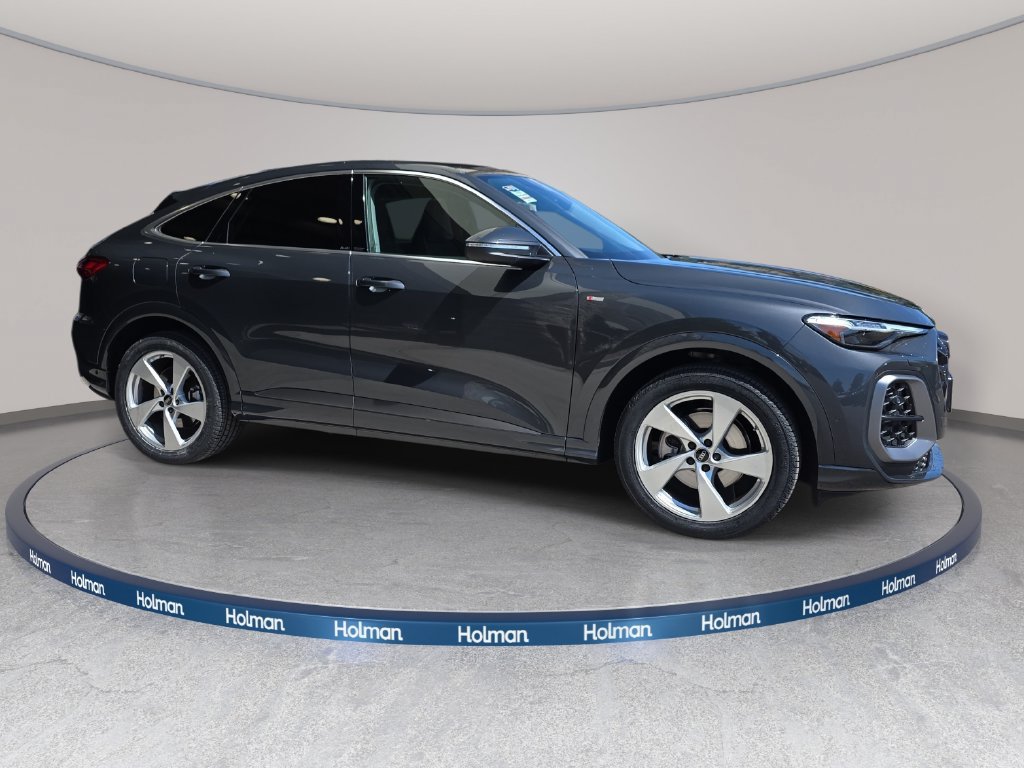 Used 2025 Audi Q5 Prestige w/ 20" Wheel Package AWD/4WD image 5