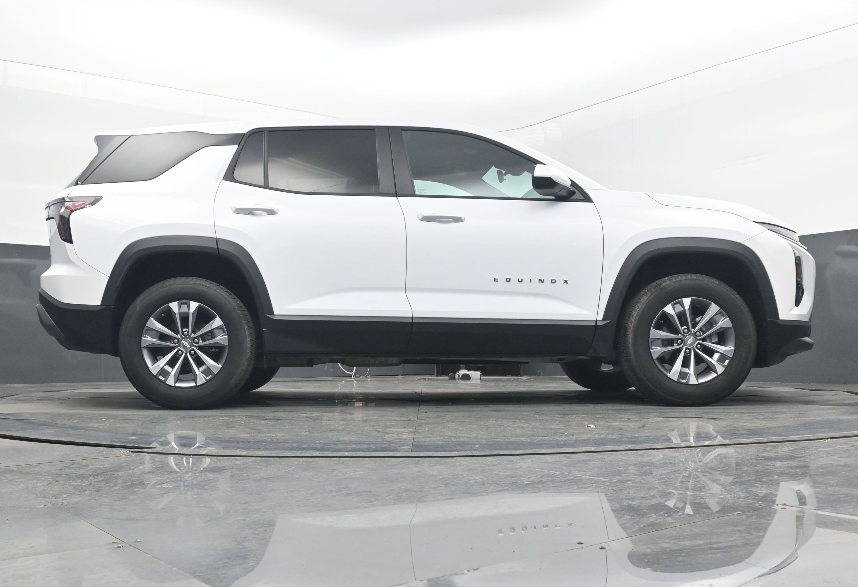 Certified 2025 Chevrolet Equinox LT image 30