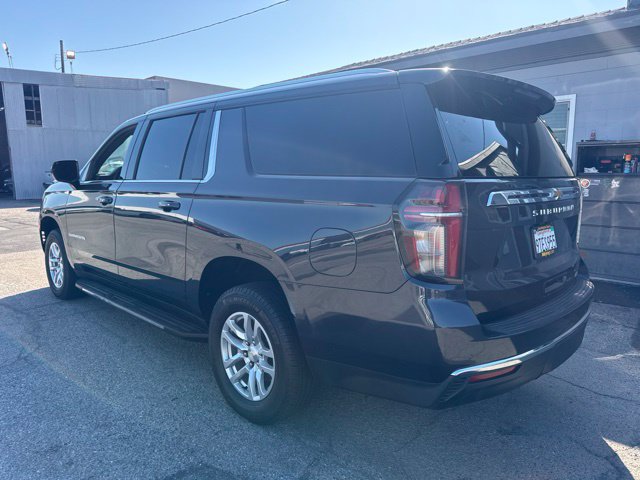 Used 2023 Chevrolet Suburban LT RWD image 7