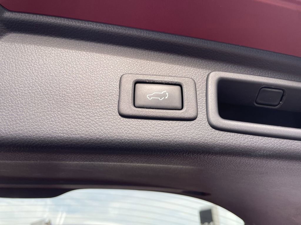 Used 2017 Subaru Forester 2.5i Touring image 38